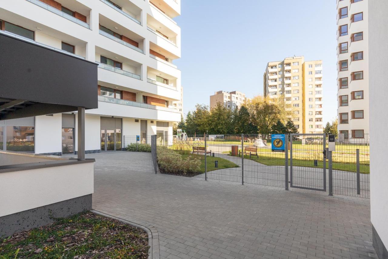 Metro Targowek Homely Apartment Warsaw Exterior photo
